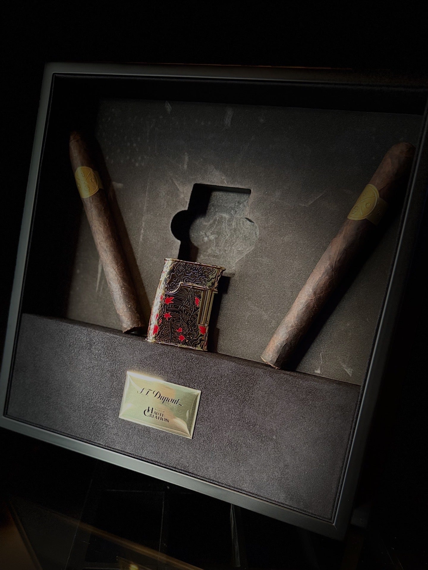 S.T. Dupont Line 2 „Tattoo Samurai Gold